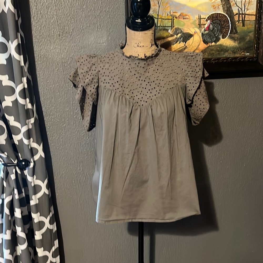 Eyelet top